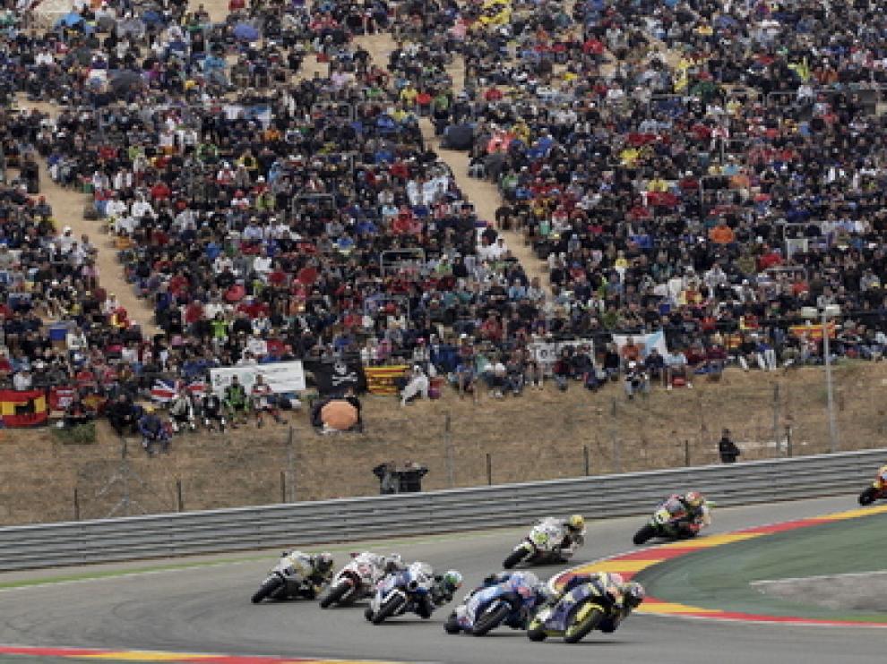 Los aficionados esperan a los mejores pilotos del campeonato en Motorland