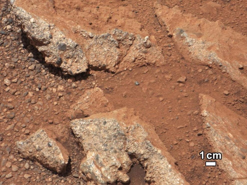 Imagen de rocas en Marte, enviada por el Curiosity, que evidencian antiguas corrientes de agua