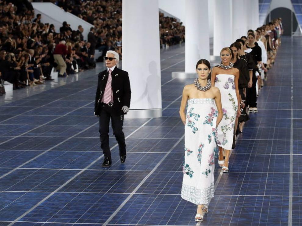 Desfile de Karl Lagerfeld para Chanel en la Semana de la Moda de París