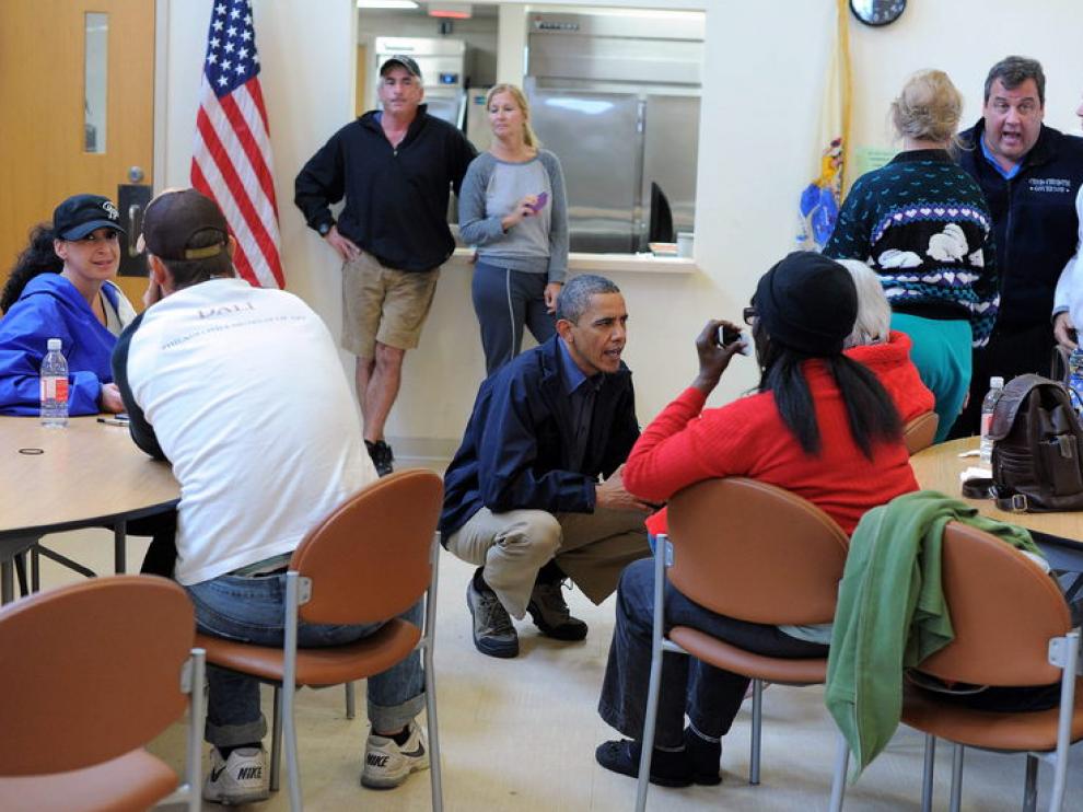 Barack Obama ha acudido a algunos de los refugios donde buscan asilo los damnificados