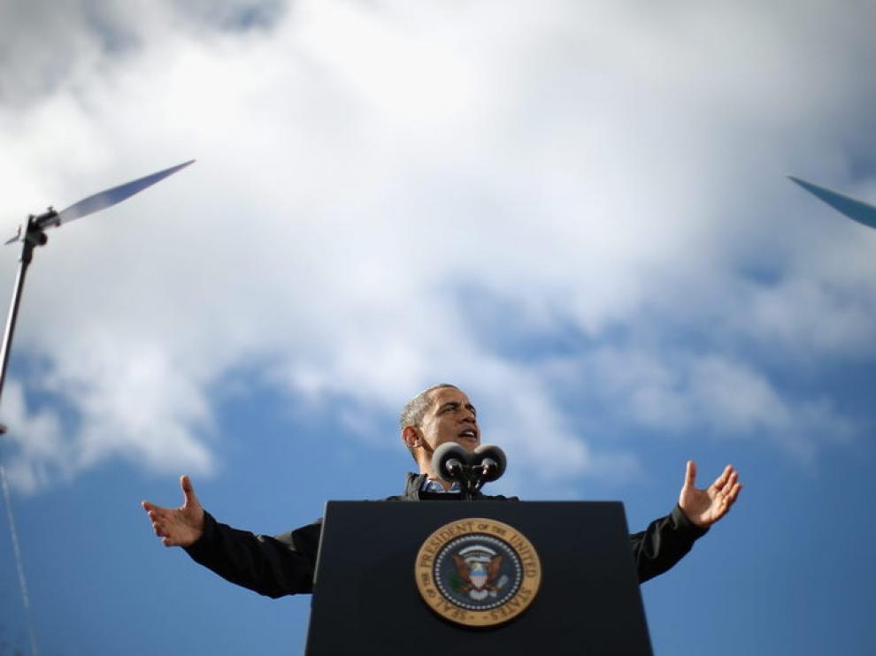 Obama durante un mítin de la precampaña