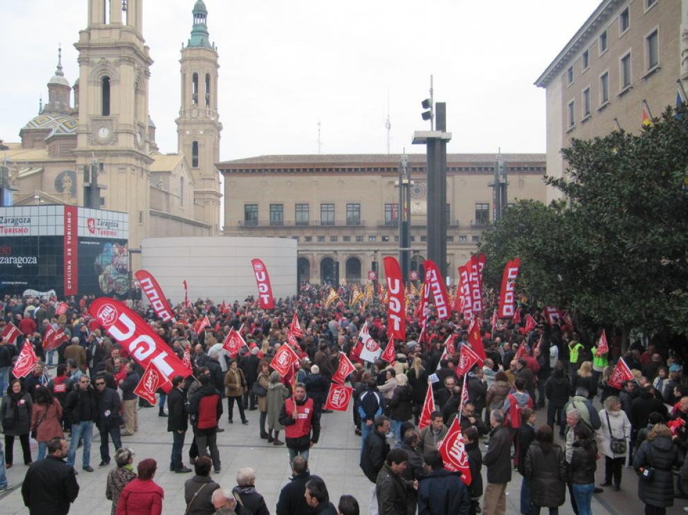 Concentración en la plaza del Pilar