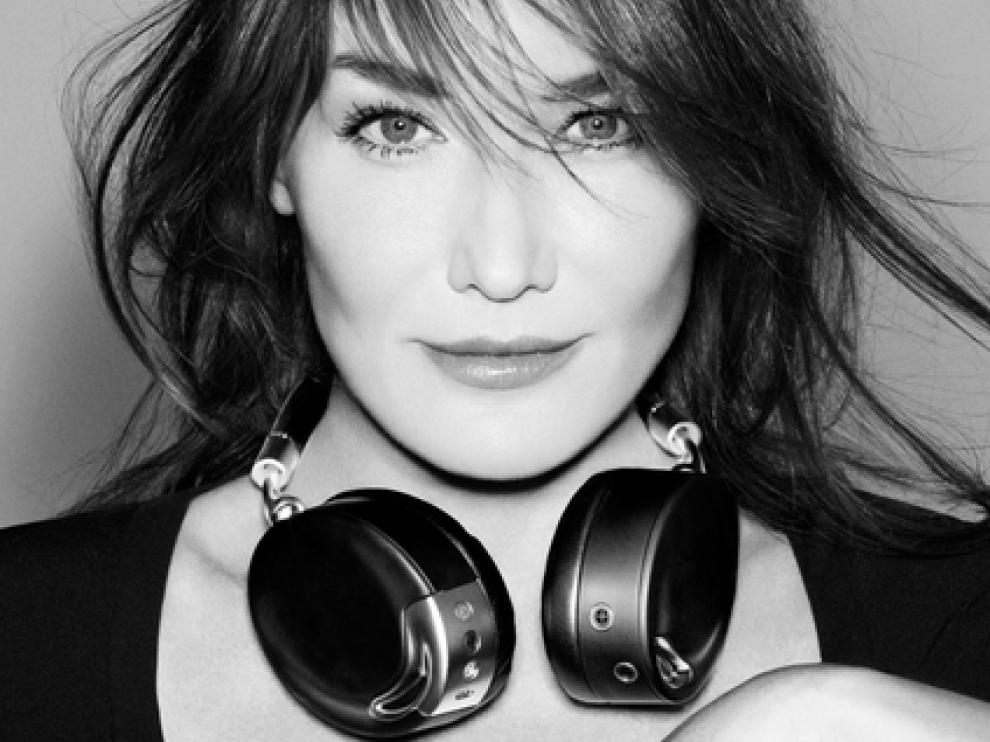 Carla Bruni en la campaña publicitaria de Parrot