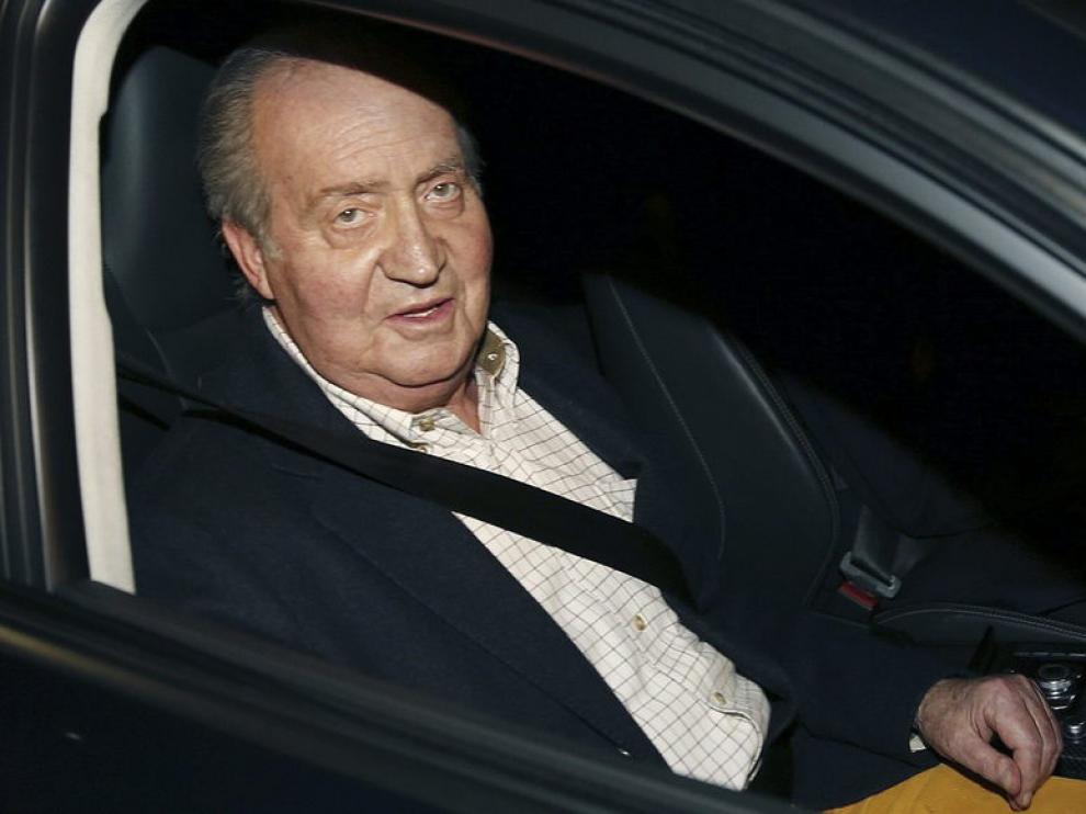 El rey Juan Carlos ingresa en el hospital para operarse de la cadera