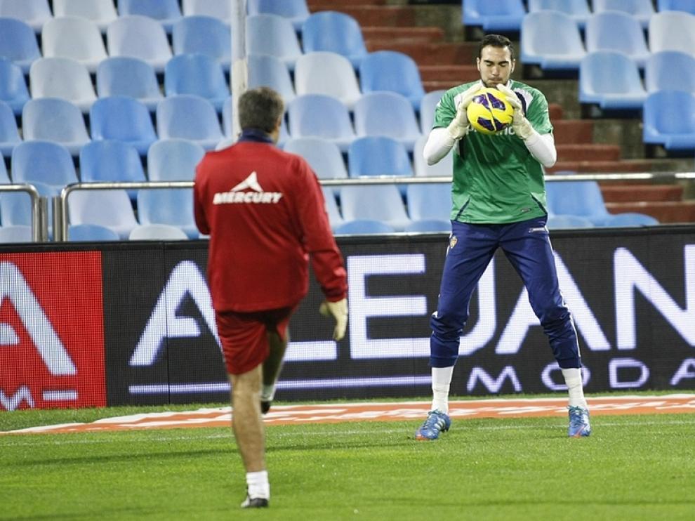 Roberto, en el calentamiento previo a un partido