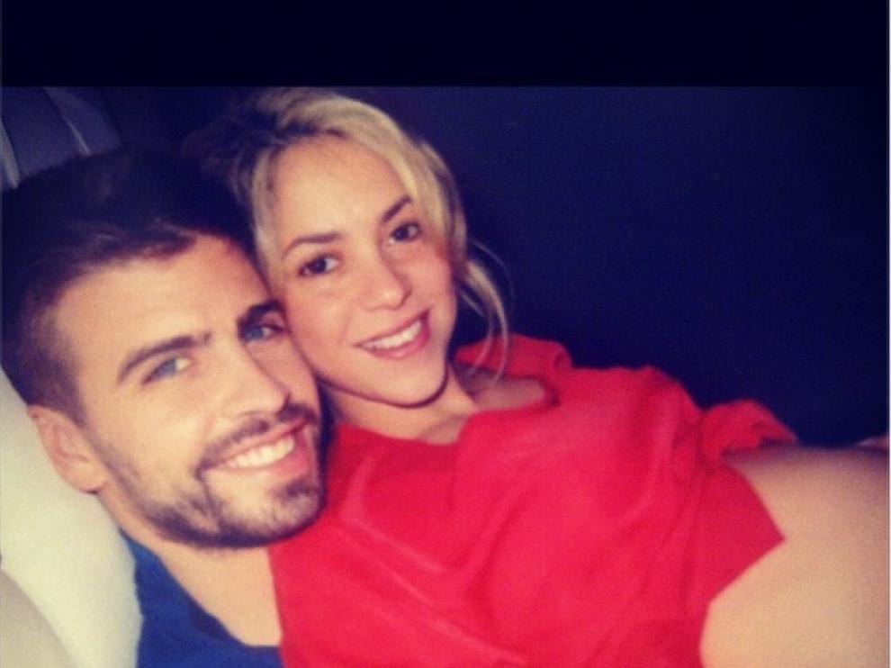 Hace semanas, Shakira colgó esta foto junto a Piqué en Twitter