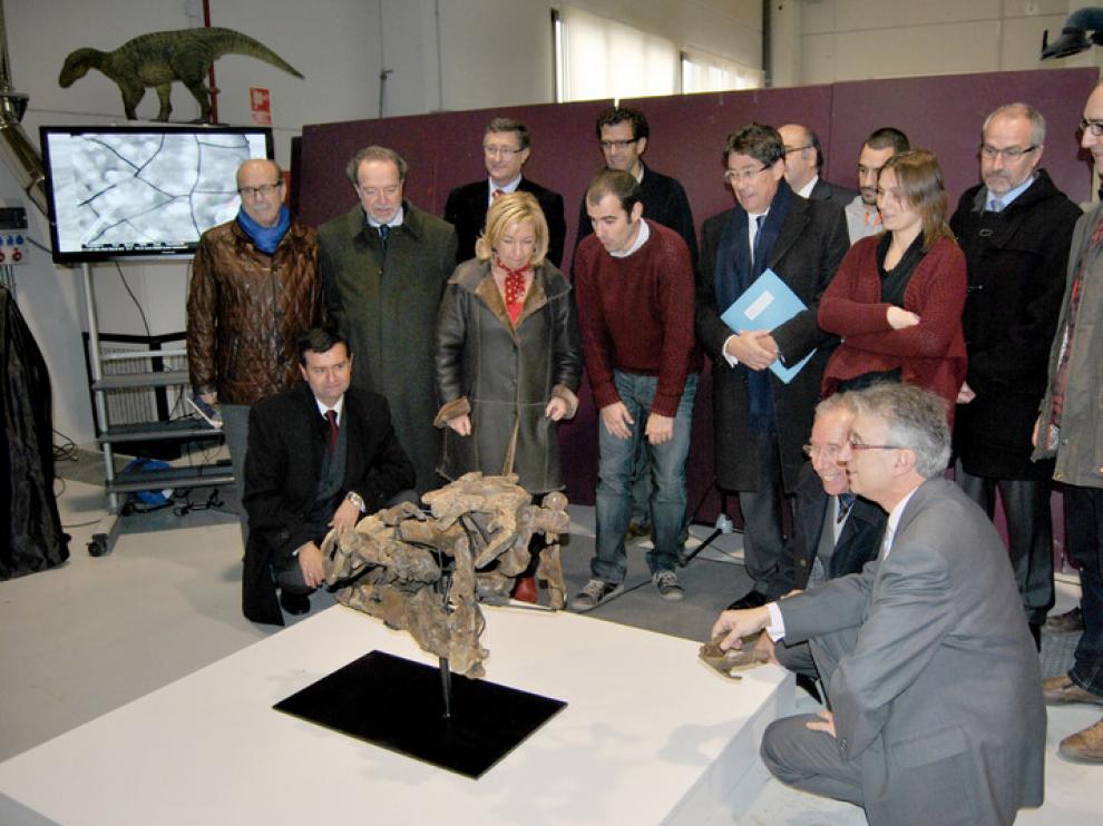 Un momento de la presentación del nuevo dinosaurio