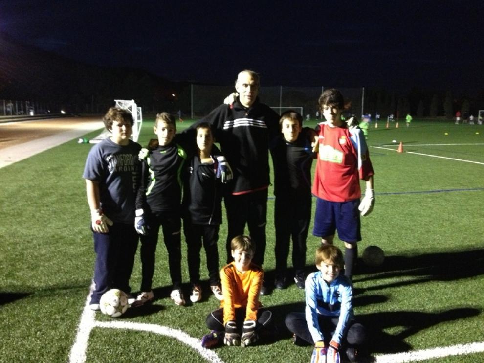 Andoni Cedrún con sus alumnos