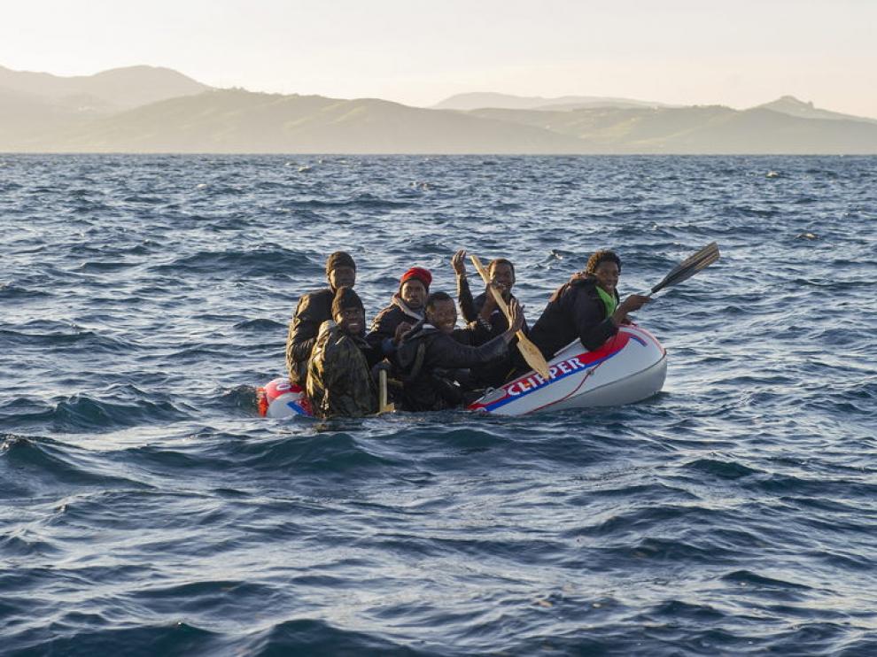 Inmigrantes intentado entrar en España a través del Estrecho