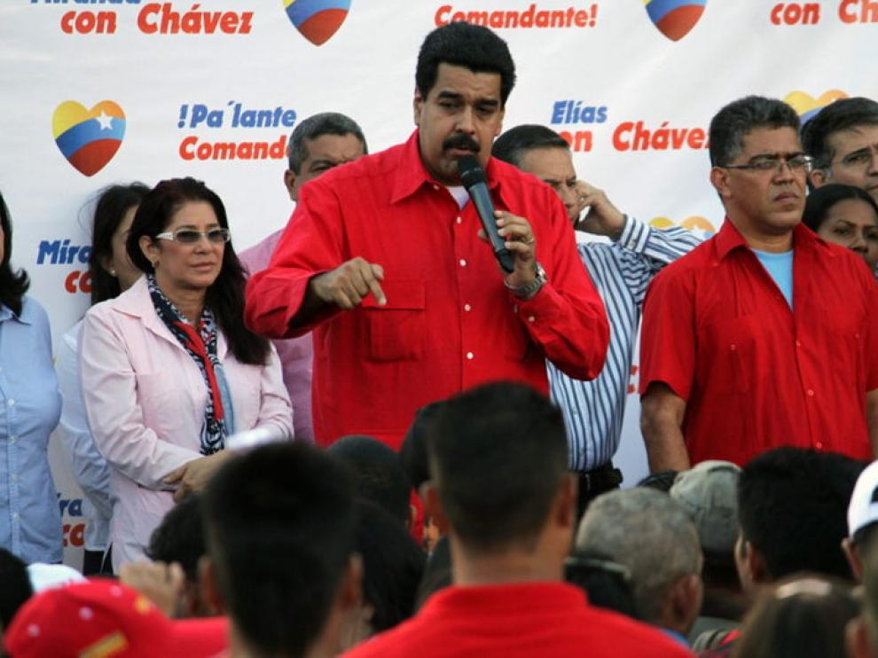 Maduro, en su primer acto al frente del Ejecutivo.