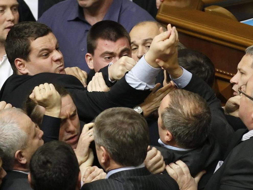 Trifulca en el parlamento ucraniano