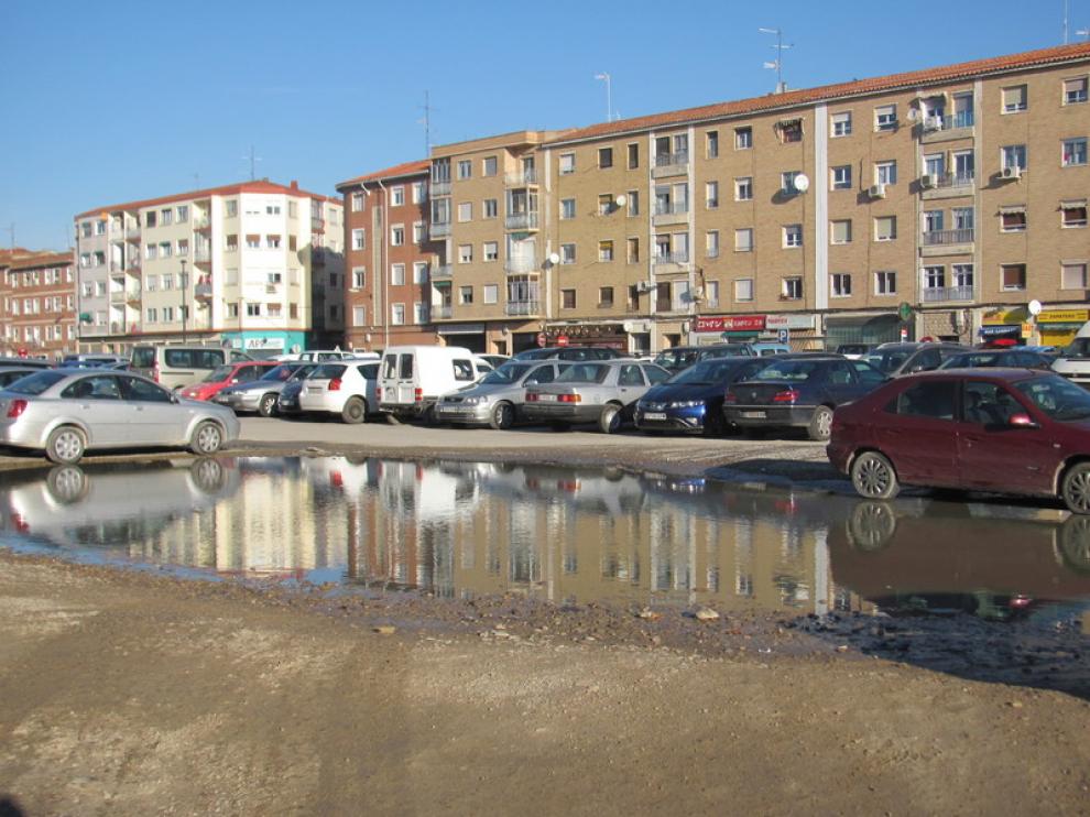 Charco en el aparcamiento de Casablanca