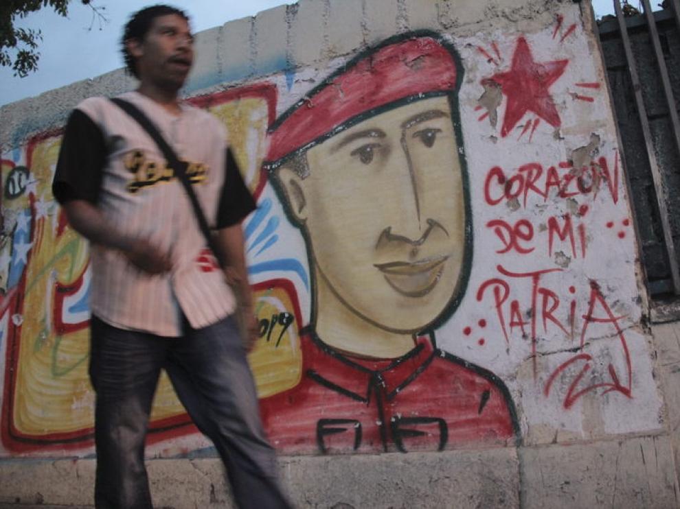 Los venezolanos aguardan noticias sobre Chávez, que ayer cumplió una semana de convalecencia.