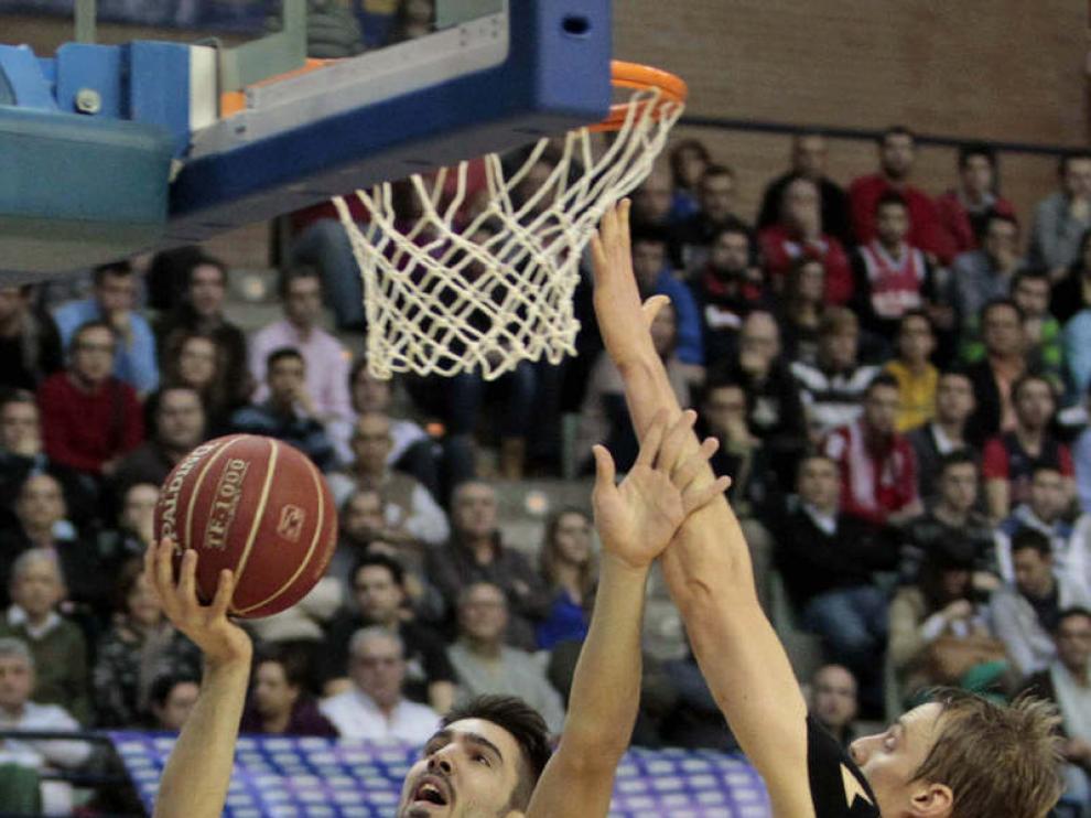 Partido de ida entre el UCAM Murcia y el CAI Zaragoza