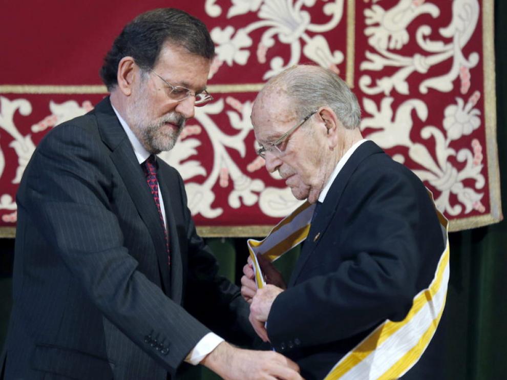 Rajoy galardona al presidente de la Xunta, Fernández Albor