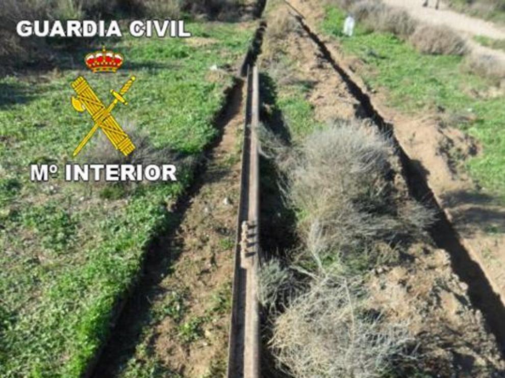 La Guardia Civil encontró 300 metros de vía en la furgoneta de los detenidos