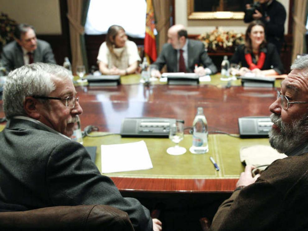 Toxo y Méndez se reunieron con Rubalcaba en el Congreso