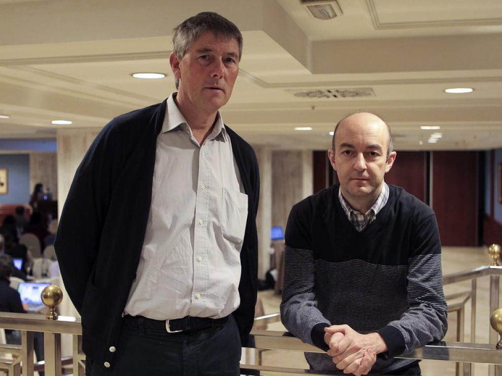 Aliaga (d) y Cole (i), investigadores de la tuberculosis