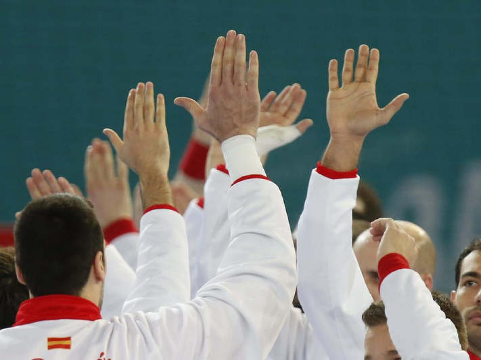 Los jugadores de España, antes del duelo con Argelia