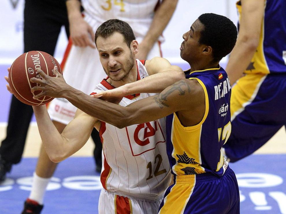 Llompart pelea con Renfroe, en el partido de Valladolid