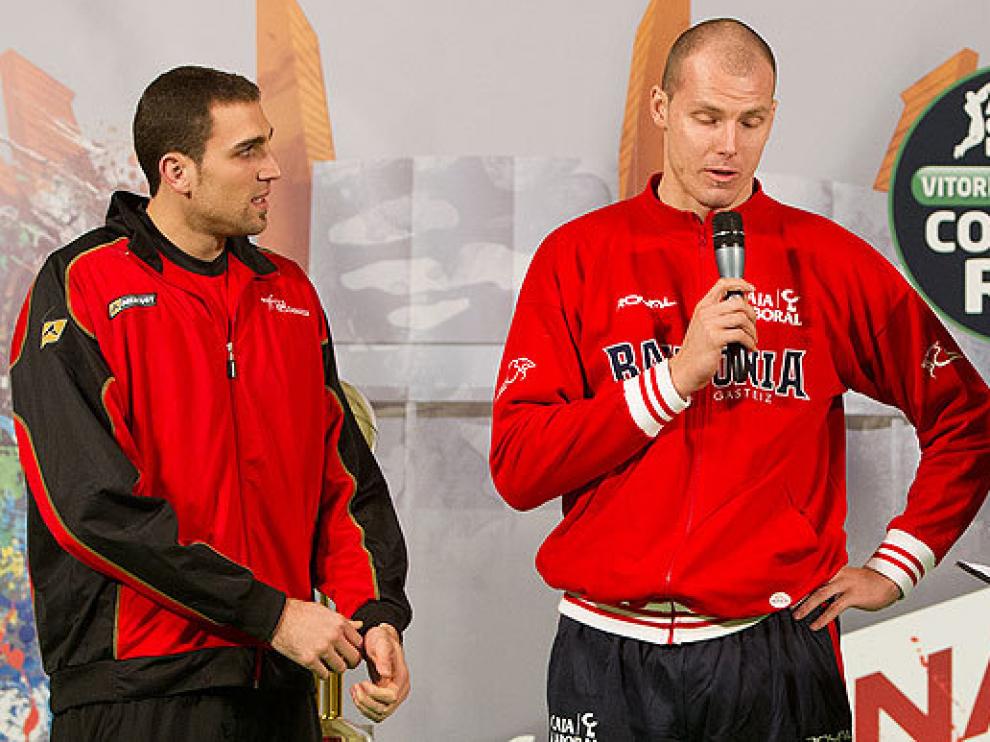 Pablo Aguilar y Maciej Lampe, tras el sorteo