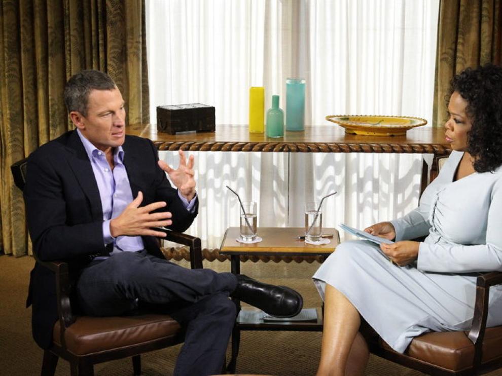 Lance Armstrong confiesa ante la presentadora Oprah Winfrey