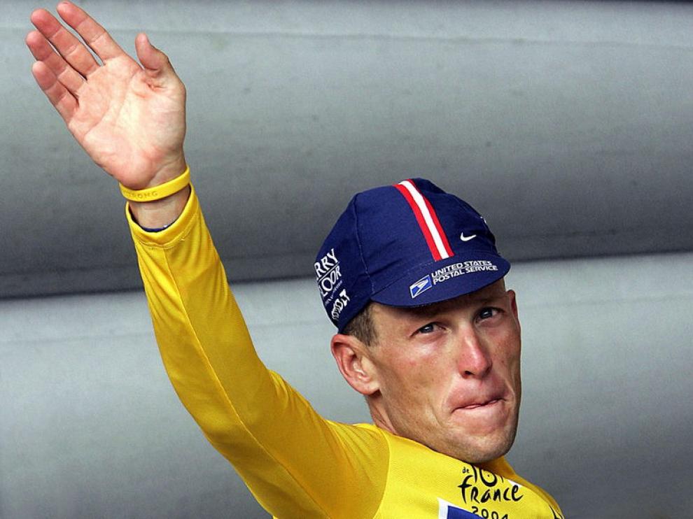 Armstrong, con el maillot amarillo en un Tour