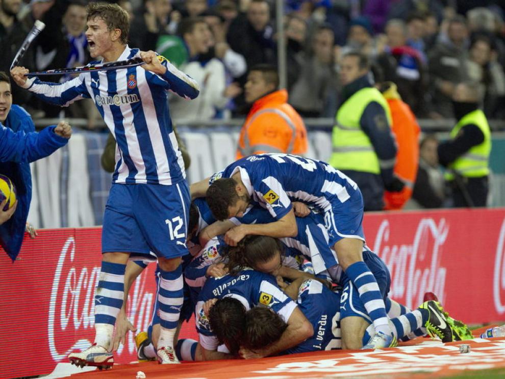 Los jugadores locales celebraron el tercer gol