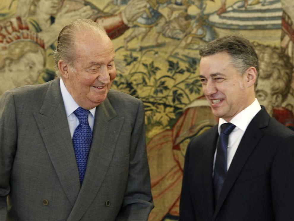 El rey Juan Carlos y el lehendakari Iñigo Urkullu