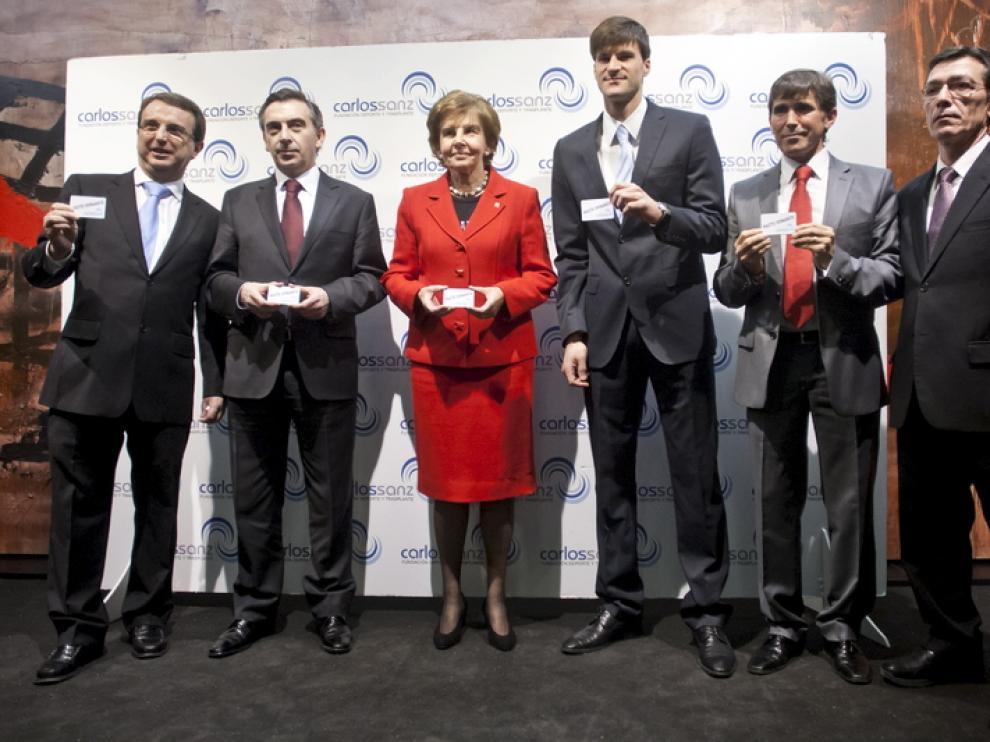 Luis Beamonte, Pilar de Yarza y Leo Franco, en el centro.