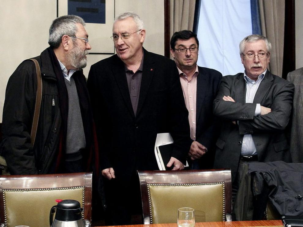 Los secretarios generales de CC.OO. y UGT se han reunido con el coordinador federal de IU
