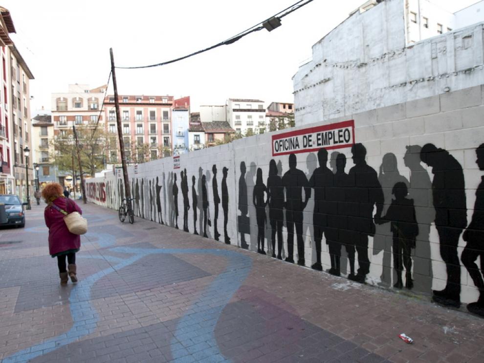 Un mural alerta del problema del desempleo, en Zaragoza