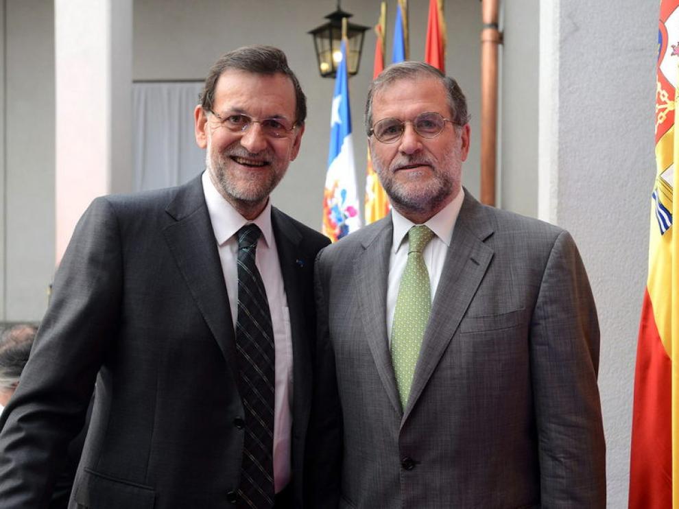 Rajpy posa junto al empresario chileno Gastón Cruzat