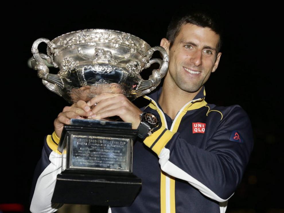 Djokovic celebra su victoria en Australia