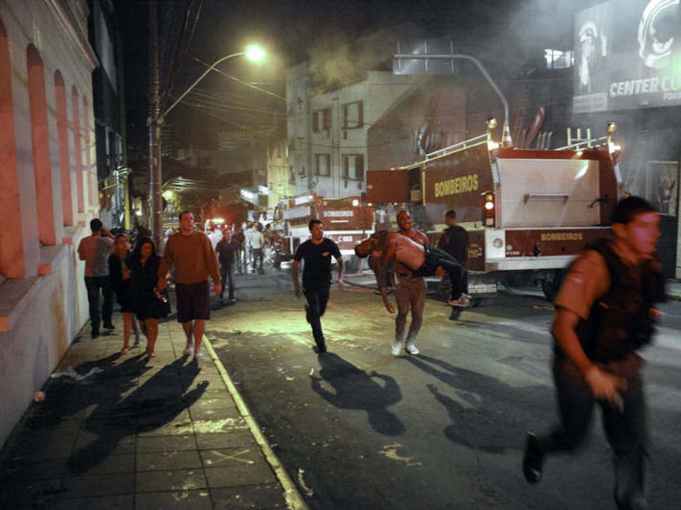 El incendio, cuyas causas se desconocen, comenzó poco después de las 2.00