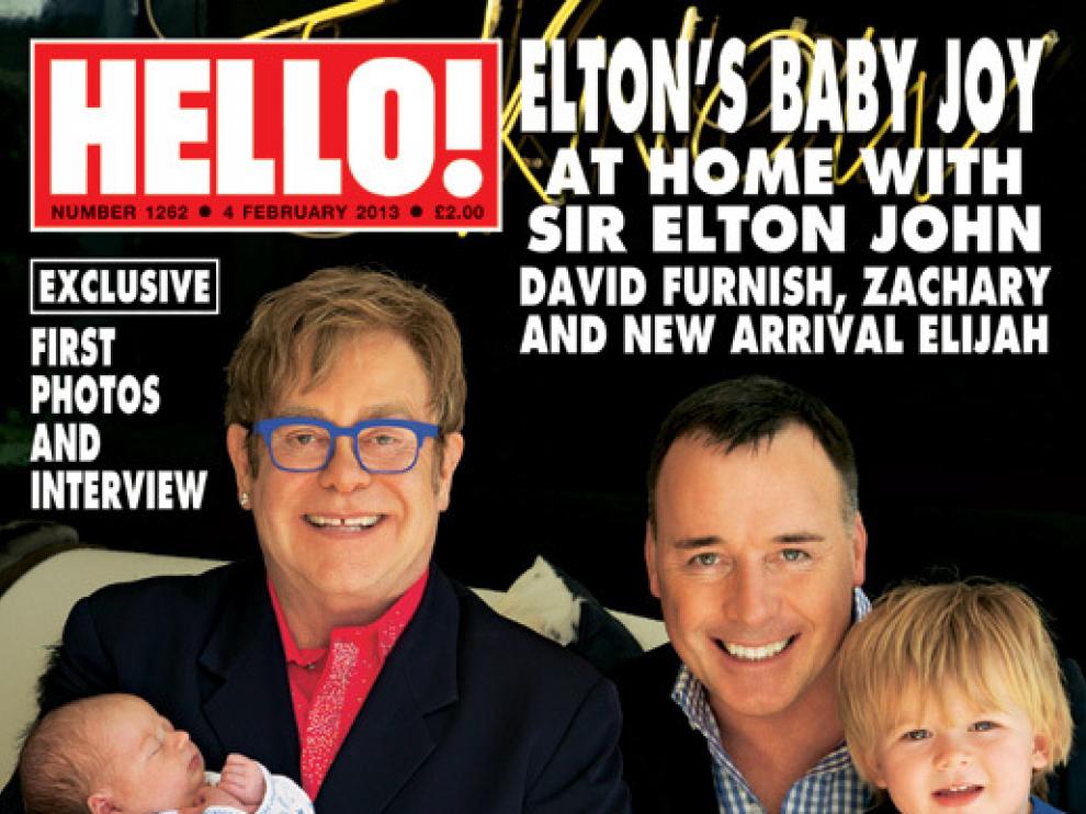 Elton John posa junto a su pareja y sus hijos en Hello!