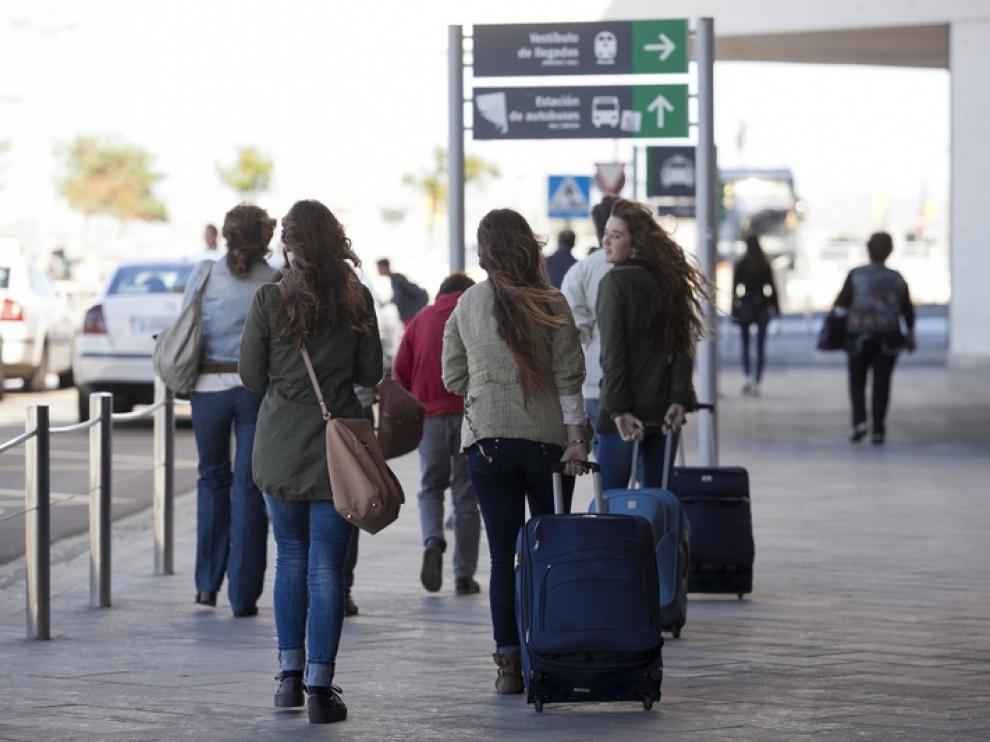 Viajeros en la estación de Delicias