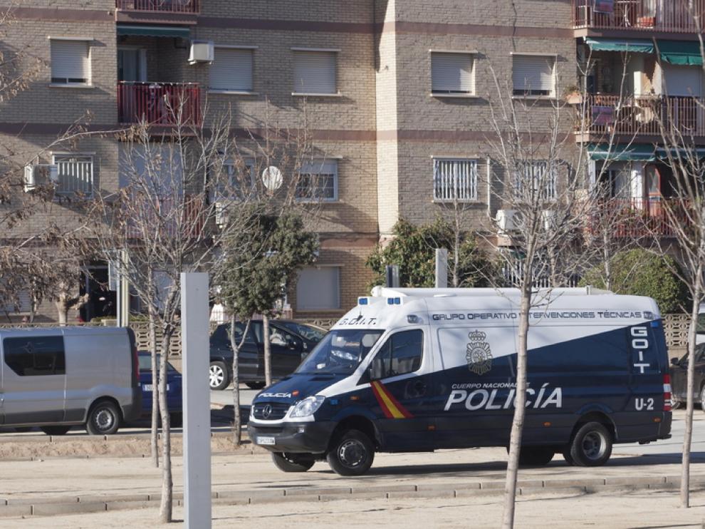 Imagen de archivo del dispositivo policial que se organizó en el piso de la pareja