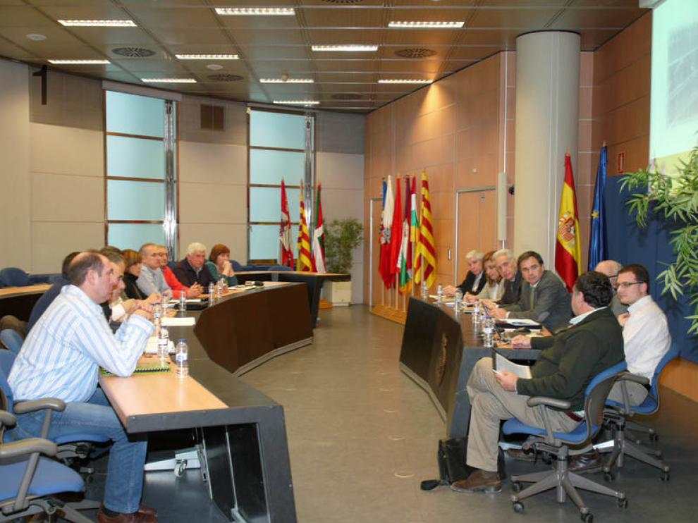 Reunión de la CHE con los afectados