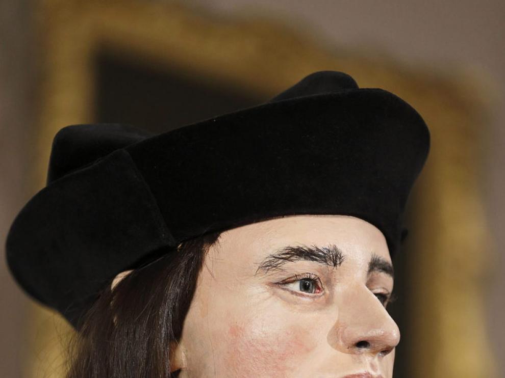 Molde en plástico realizado a partir de una reconstrucción digital del rostro del monarca