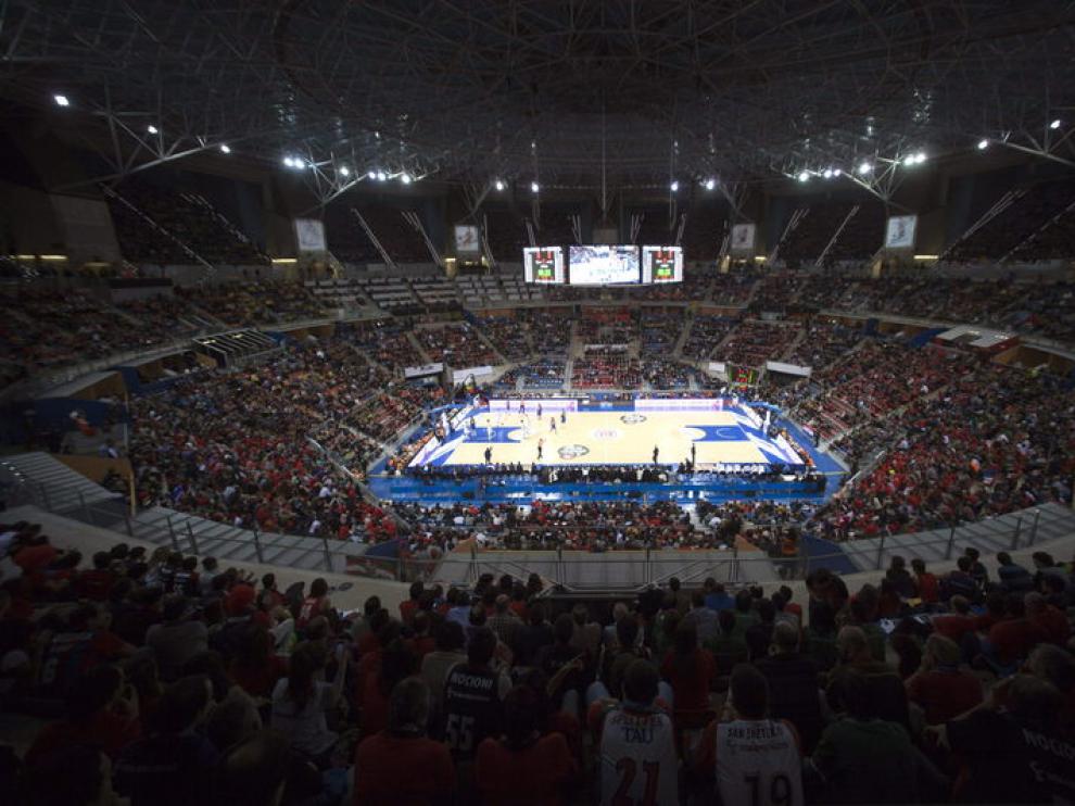 El Buesa Arena, hasta la bandera