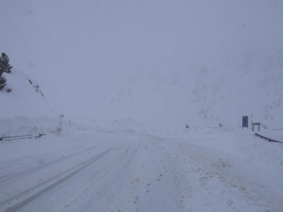 Imágenes del temporal de nieve y viento que azota la comunidad