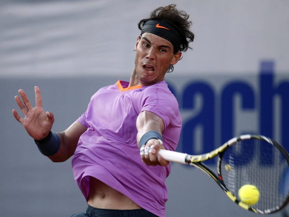 Nadal devuelve la bola a Gimeno-Traver.