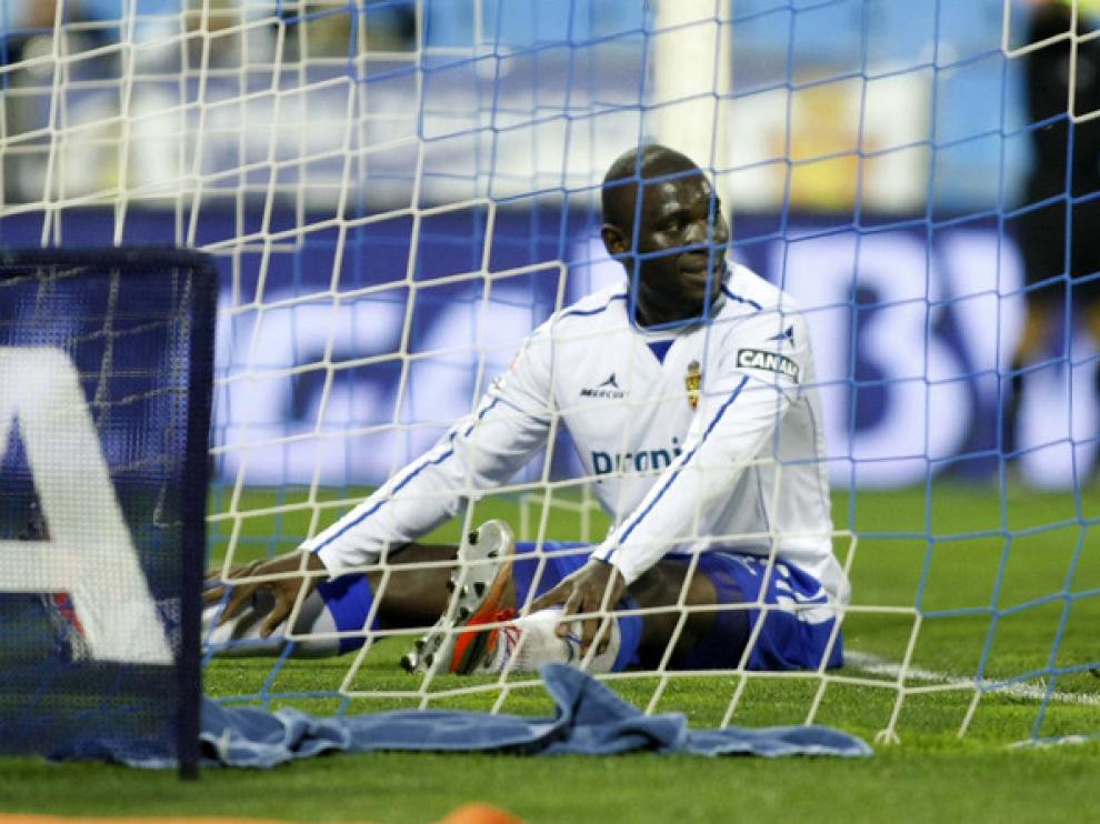 Bienvenu, dentro de la portería de la Real Sociedad
