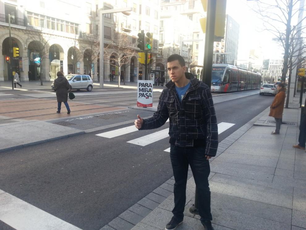 El juez de línea Roberto V. C., en Zaragoza