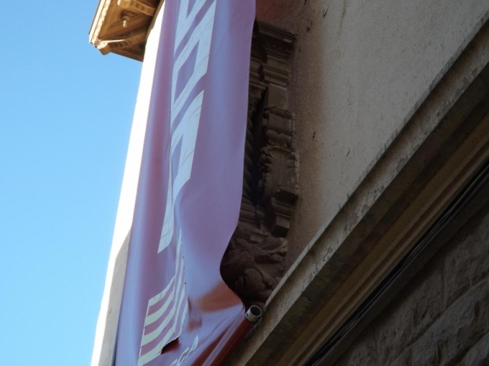 Aún se puede ver la hornacina de la Virgen del Pilar en la sede de CCOO