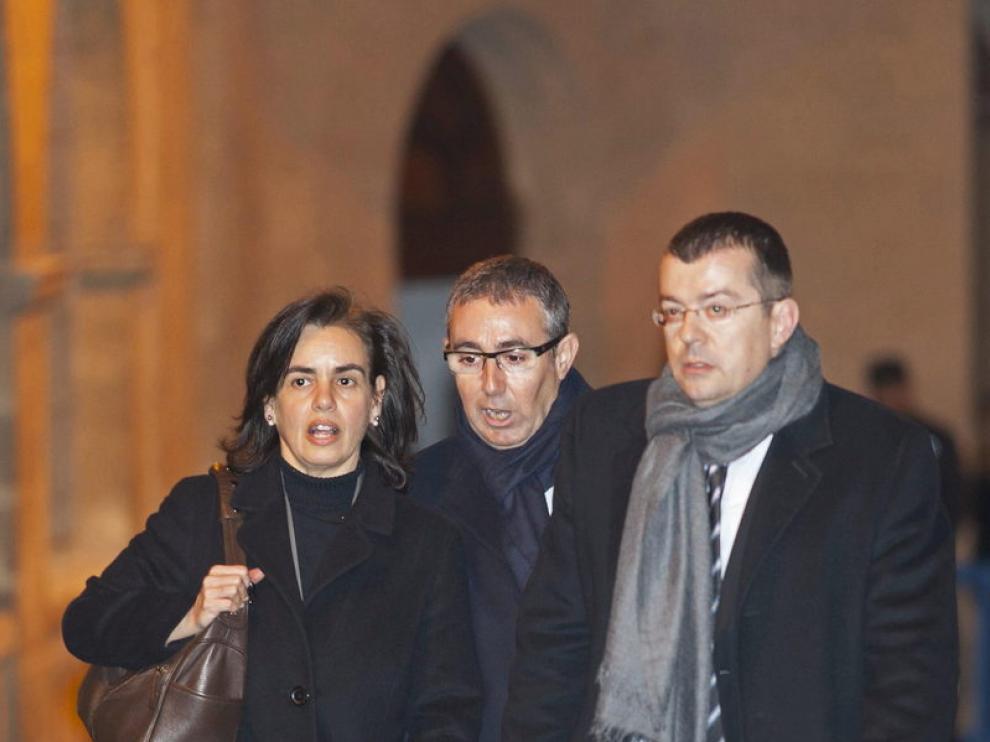 Diego Torres, su mujer y su abogado saliendo del juzgados