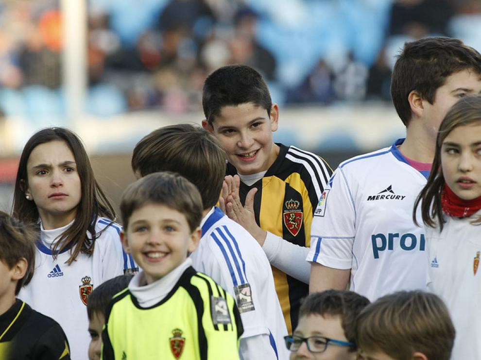 El frío que caía en la capital aragonesa a la hora del partido no ha sido suficiente para que los aficionados del Real Zaragoza se trasladaran a La Romareda a ver a su equipo