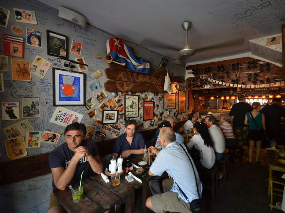 Un bar de La Habana (Archivo)