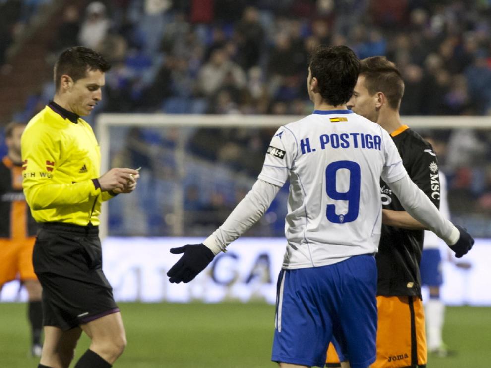 Del Cerro, tras amonestar a Postiga